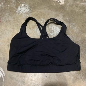 Small lululemon sports bra